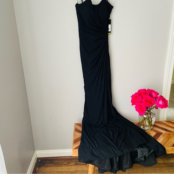 LA FEMME NWT Black Strapless Ruched Gown - Picture 14 of 15